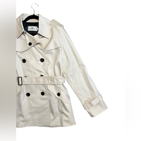 NWOT Coach Modern Short Trench Large - Picture 3 of 6